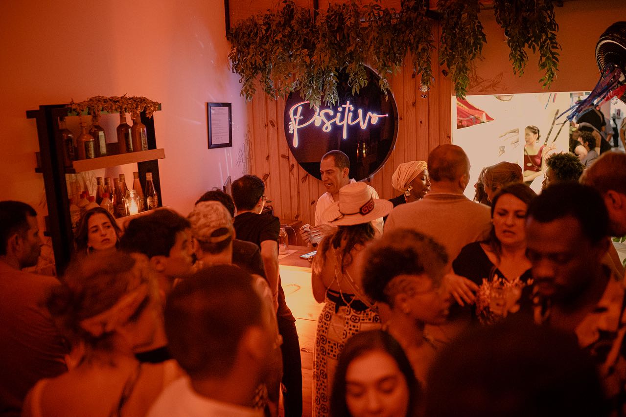 Foule néon Positivo